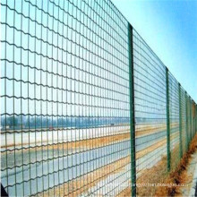 2015 Hot Sale Commercial grounds Resistance uv Galvanized/PVC Euro fence